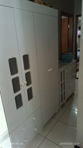 GUARDA ROUPA E COMODA INFANTIL...