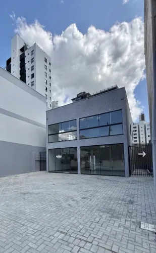 sala comercial com ótima localização na Vila Nova.