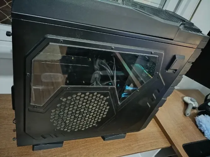 LOTE: Notebook HP i5 + 2 PCs (Para Peças) + Gabinete Full Tower + Cooler Noctua