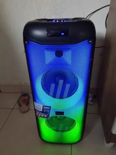 Vendo caixa de som Bluetooff 650,00 marca Frahm 950 W