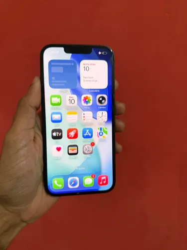 iPhone 16e 