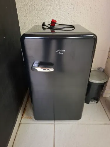 Geladeira retro midea