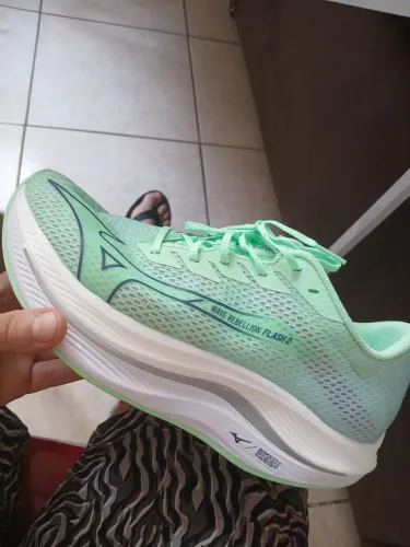 Mizuno rebellion flash 2 42 sem uso