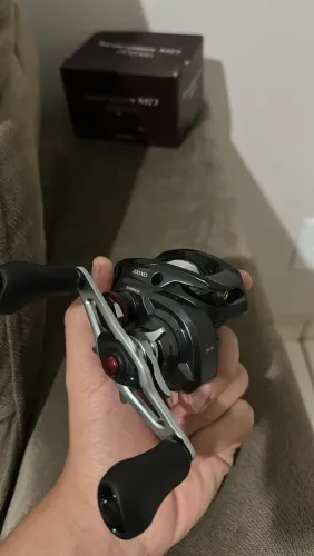 Carretilha shimano lado direito