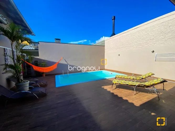 Casa com 360,00m², 5 dormitórios, 3 suítes no Santa Mônica em Florianópolis