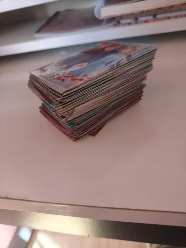 Lote 100 Figurinhas álbum frozen II originais Panini