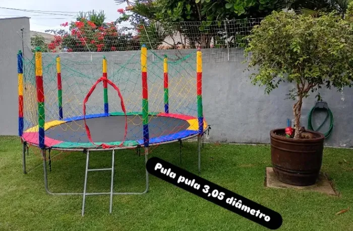 Aluga-se PULA PULA, CASINHA DE BOLINHAS E GANGORRAS