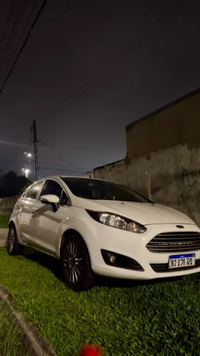 Ford Fiesta Titanium 1.6 16V Flex Mec. 2014