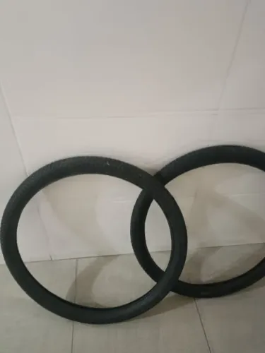 Pneus de bicicleta aro 24 em otimo estado