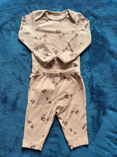 Conjunto Carters Body manga longa e calça Menina Semi novo
