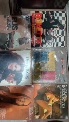 midias Vintage cds, vhs original Disney, dvds, singles importados japoneses, fitas k7 e LP