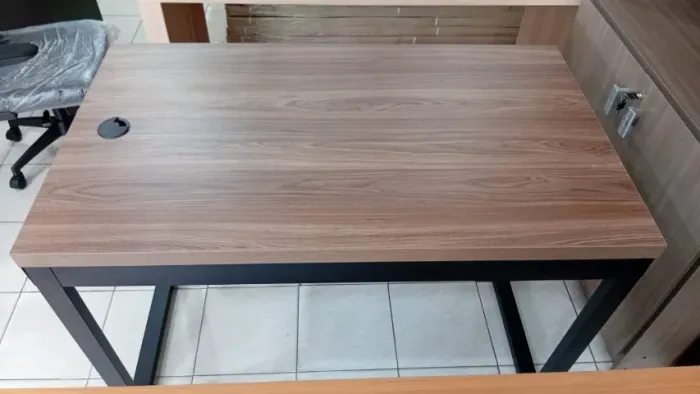 Mesa para escritório ou quarto