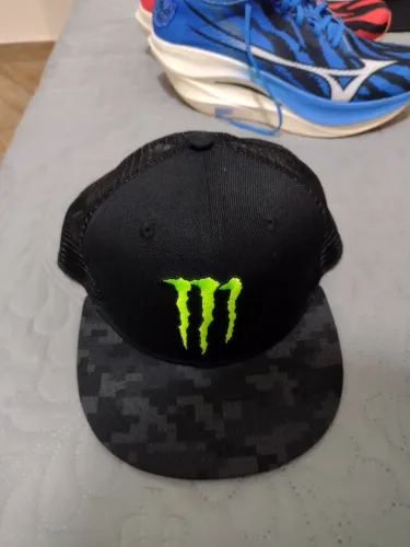 Boné monster energy