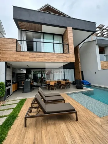 Casa sofisticada e pronta para morar | 370m² | Totalmente mobiliada