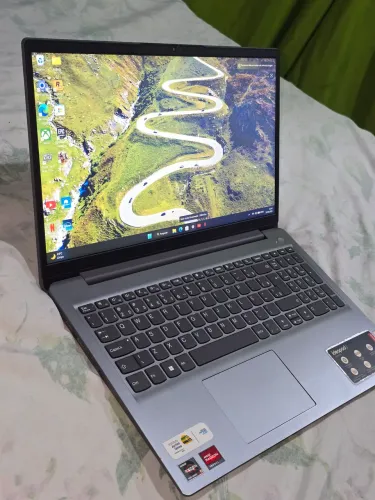 Notebook Lenovo IdeaPad 3 AMD Ryzen 5 + BRINDE Cooler de Resfriamento!