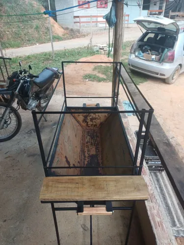 Churrasqueira profissional para mais de 100 pessoas 