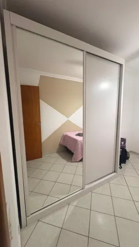 Guarda Roupa casal duas portas com espelho
