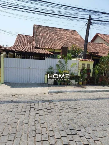 Casa Duplex com 3 Quartos, Suíte, Quintal e 2 Vagas no Condomínio Beija-Flor 2 São Gonçal