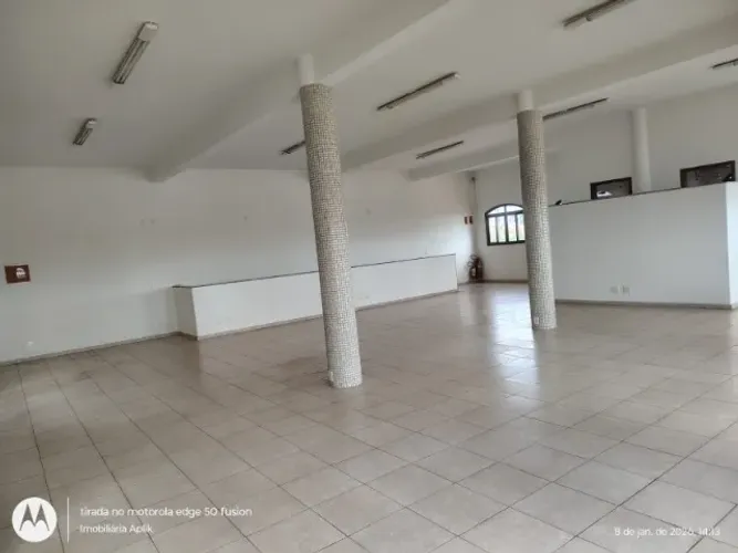 Jd. América - Salão Comercial (SOBRELOJA) - 130m2 apenas com escada para alugar