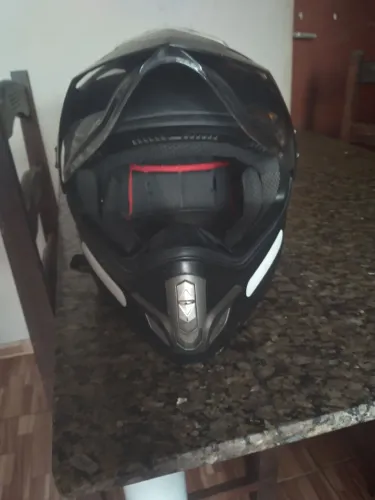 Capacete Trail esport preto