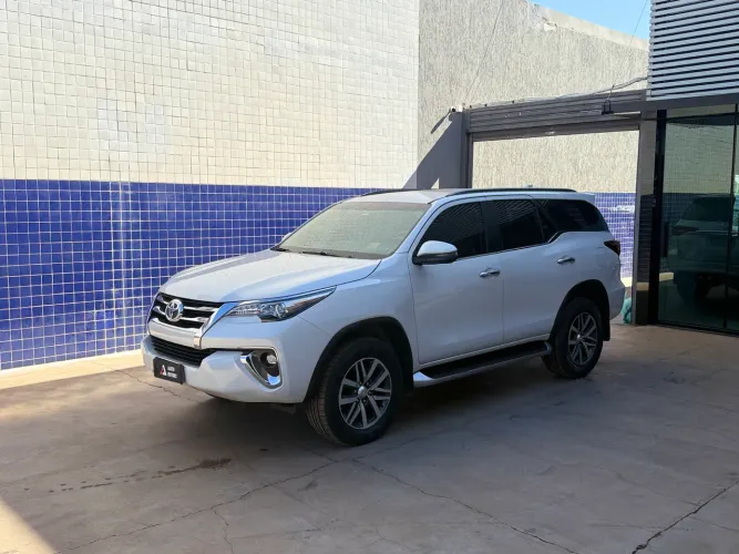Toyota Hilux SW4 SRX 4X4 2.8 TDI 16V Dies. Aut. 2019