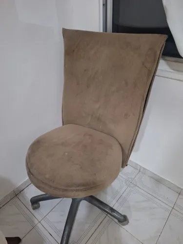 Cadeira giratória em bom estado