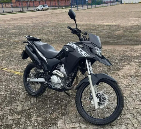 Vende-se Xre 300 2021