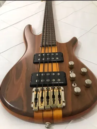 Condor BC5000 Korea (Seymour Duncan + Pré Mendes 3eq)