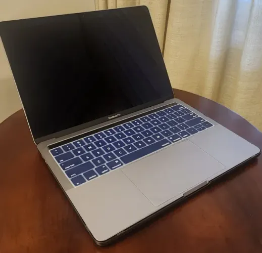 MacBook Pro 13´ 2019 16GB RAM 256GB SSD Two Thunderbolts ports