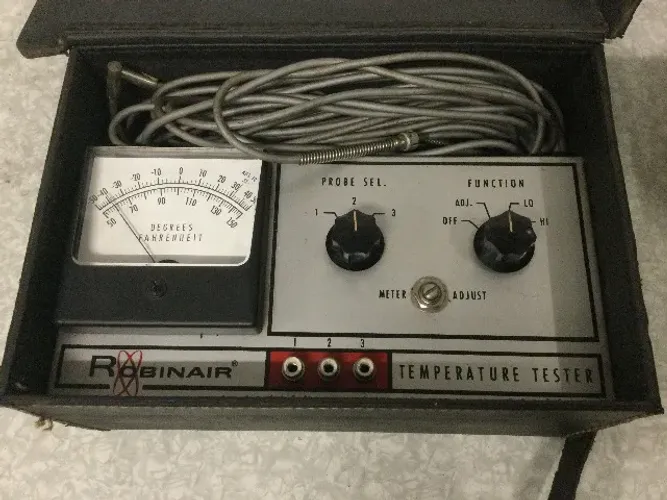 medidor de temperatura antigo.