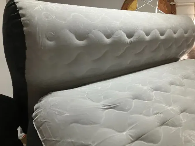 Colchão Intex com cabeceira / Queen size / com bomba elétrica embutida