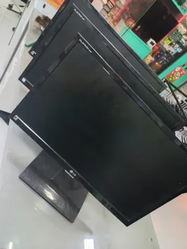 5 monitores com defeito