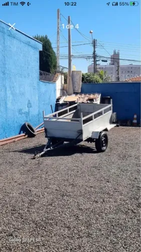 Carreta de reboque em ótimo estado