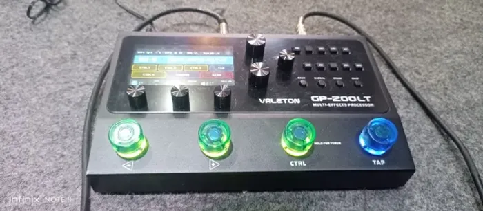 Pedaleira valeton GP 200lt