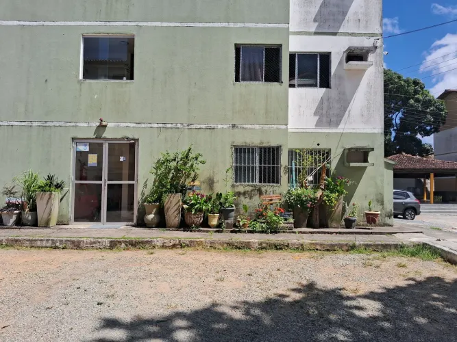 ALUGA-SE APARTAMENTO NA SERRARIA