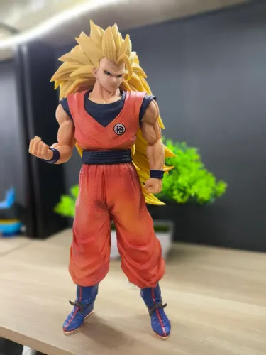 ? Super Oferta! Action Figure Goku SSJ3 Dragon Ball Z - 30cm de Pura Energia Saiyajin!