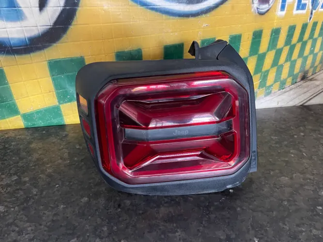 Lanterna lado direito ( original) jeep renegade com detalhe 51830919