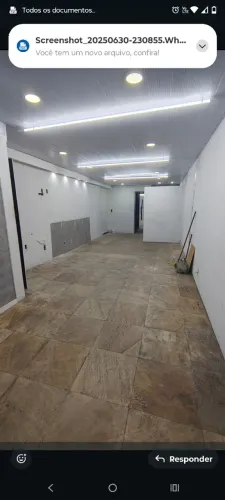 LOJA em ICARAÍ de frente p a rua.