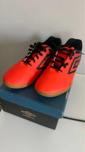 Chuteiras Umbro Futsal - Tamanho 43