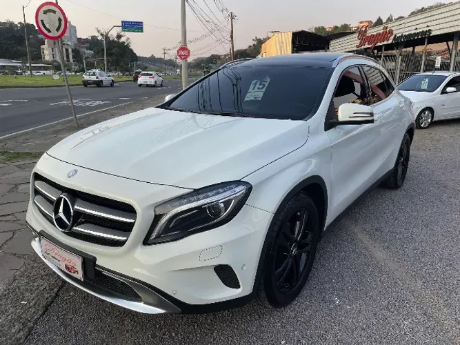 Mercedes GLA 200 Vision Black