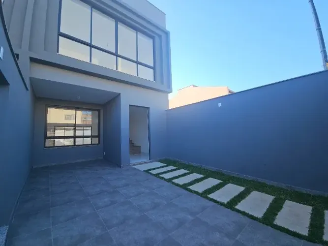 Casa á venda - Planície da Serra -Duplex Nova com 3 Quartos e Suíte 