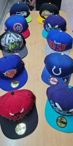Lote 10 Bonés Aba Reta New Era ORIGINAL (vários modelos a escolher, foto ilustratival