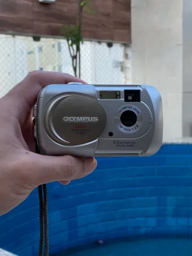 Câmera Olympus Digital D-395