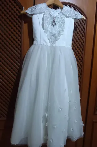 Vestido branco de dama