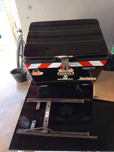 Baú 80 Litros para moto + suporte