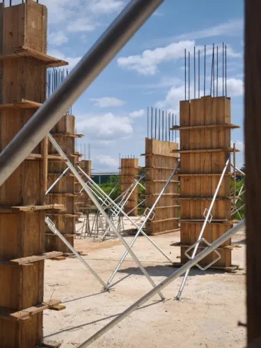 Escora Metálica Utilizada para Aprumar Coluna e Pilares da Construção Civil