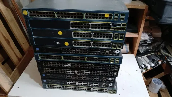 lote de Switchs de rede.