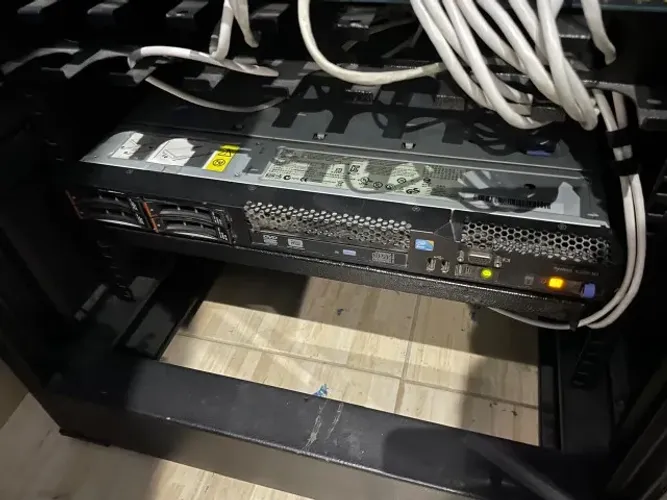 Servidor IBM X3550 M3 - 64GB de Ram + 8 NICs Gigabit 