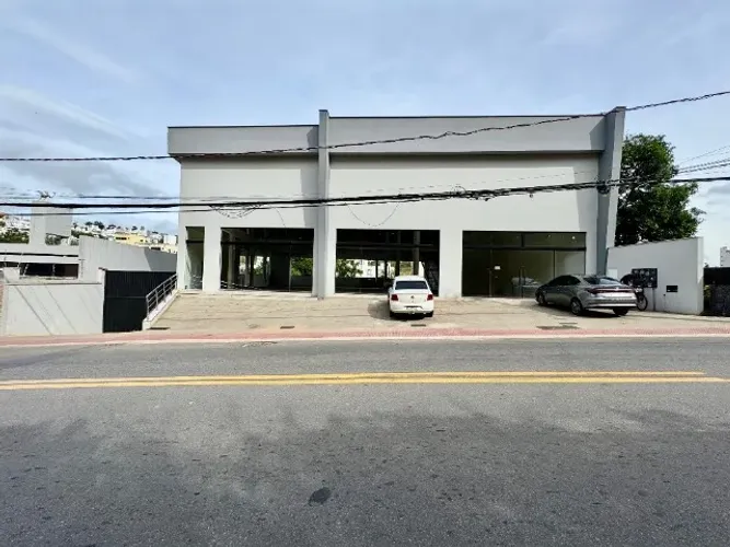 Aluga-se excelente Imóvel Comercial (novo) com 1.570 m² no bairro Maria Ismênia - Colatina