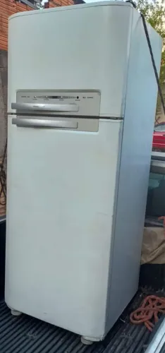 Geladeira Eletrolux!